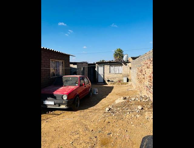 2 BEDROOM HOUSE FOR SALE IN COSMO CITY